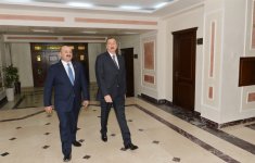 Prezident İlham Əliyev Səbail Rayon İcra Hakimiyyəti binasının əsaslı yenidənqurma işlərindən sonrakı vəziyyəti ilə tanış olub (FOTO)