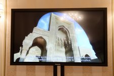 Parisdə təşkil edilmiş sərgidə Azərbaycanın birinci xanımı Mehriban Əliyeva iştirak etmişdir (FOTO)