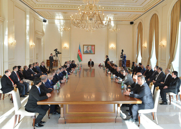 Prezident İlham Əliyev: Demokratik cəmiyyətin qurulması işində azad medianın xüsusi rolu var (FOTO) (ƏLAVƏ OLUNUB)