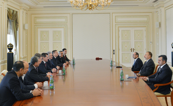 Prezident İlham Əliyev Həştərxan vilayətinin qubernatorunun başçılıq etdiyi nümayəndə heyətini qəbul edib (FOTO)