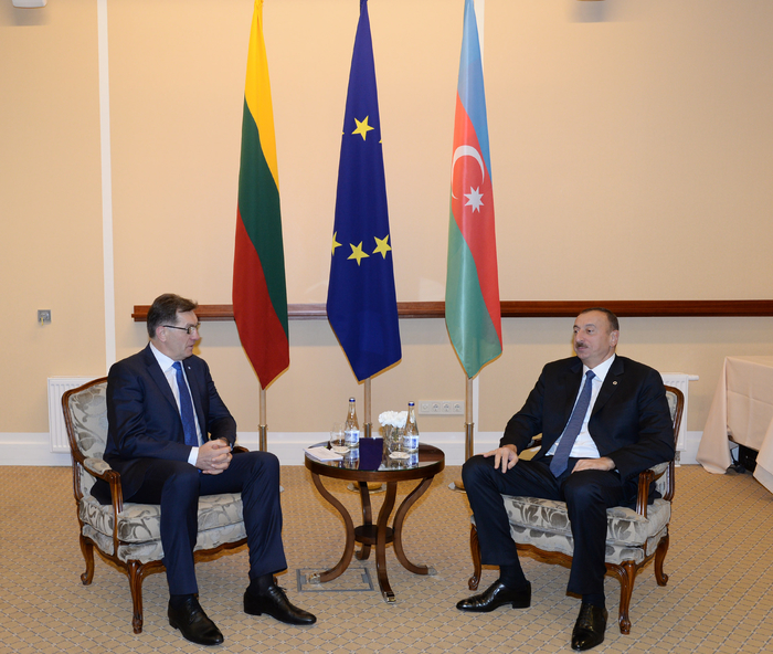 Prezident İlham Əliyev Vilnüsdə Litvanın Baş naziri Alqirdas Butkeviçius ilə görüşüb (FOTO)