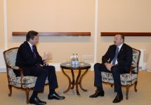 Prezident İlham Əliyev Böyük Britaniyanın Baş naziri Devid Kemeronla görüşüb (FOTO)