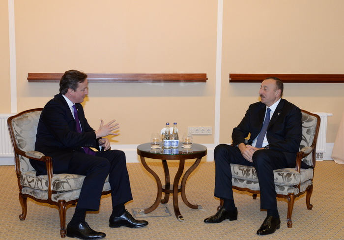 Prezident İlham Əliyev Böyük Britaniyanın Baş naziri Devid Kemeronla görüşüb (FOTO)