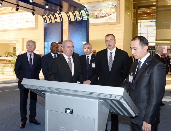 Prezident İlham Əliyev “BakuTel-2013” XIX Azərbaycan Beynəlxalq telekommunikasiya və informasiya texnologiyaları sərgisi ilə tanış olub (FOTO)