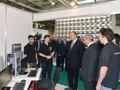Prezident İlham Əliyev “BakuTel-2013” XIX Azərbaycan Beynəlxalq telekommunikasiya və informasiya texnologiyaları sərgisi ilə tanış olub (FOTO)