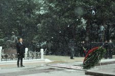 Prezident İlham Əliyev və xanımı ümummilli lider Heydər Əliyevin məzarını ziyarət ediblər (ƏLAVƏ OLUNUB) (FOTO)