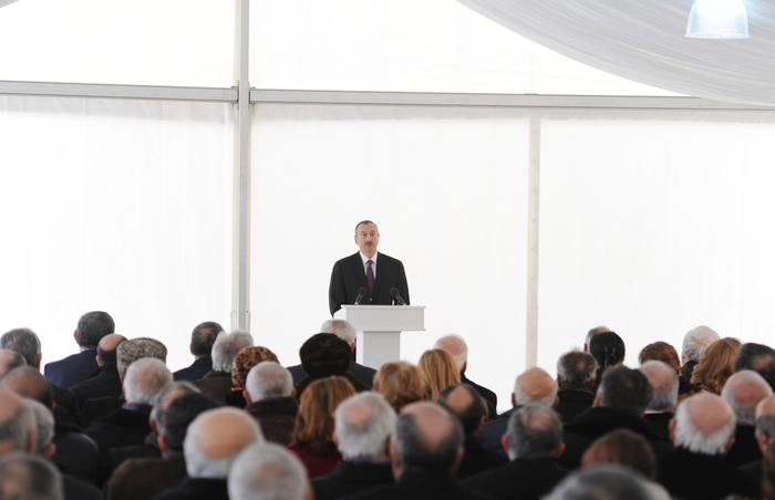 Prezident İlham Əliyev Bakıda Dədə Qorqud parkının açılışında iştirak edib (FOTO)