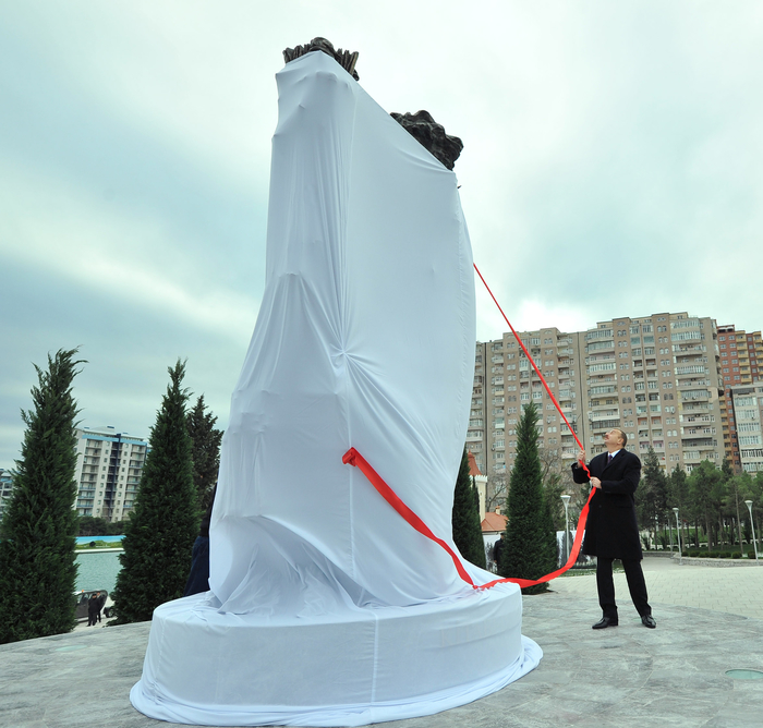 Prezident İlham Əliyev Bakıda Dədə Qorqud parkının açılışında iştirak edib (FOTO)