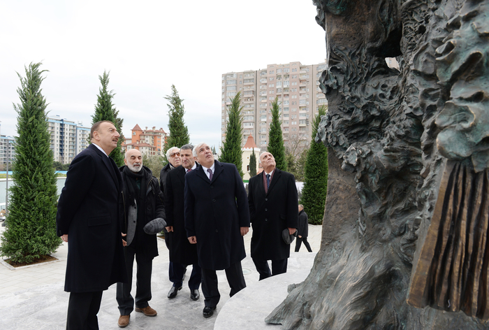 Prezident İlham Əliyev Bakıda Dədə Qorqud parkının açılışında iştirak edib (FOTO)