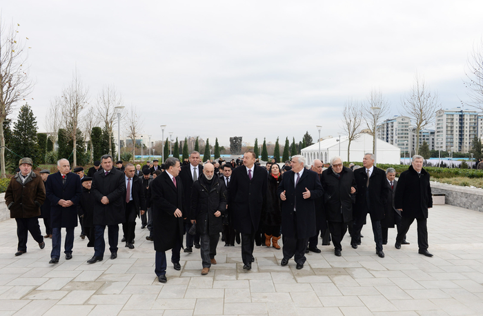 Prezident İlham Əliyev Bakıda Dədə Qorqud parkının açılışında iştirak edib (FOTO)
