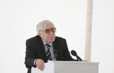 Prezident İlham Əliyev Bakıda Dədə Qorqud parkının açılışında iştirak edib (FOTO)