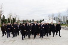 Prezident İlham Əliyev Bakıda Dədə Qorqud parkının açılışında iştirak edib (FOTO)