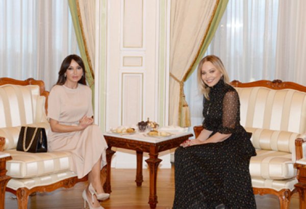 Azərbaycanın birinci xanımı Mehriban Əliyeva İtaliyanın dünya şöhrətli aktrisası Ornella Muti ilə görüşüb