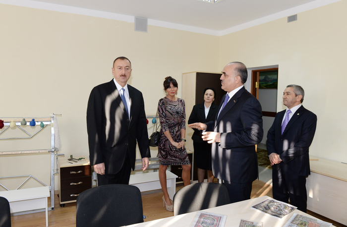 Prezident İlham Əliyev və xanımı Yeni Ramana qəsəbəsində Sağlamlıq İmkanları Məhdud Gənclərin Peşə Reabilitasiya Mərkəzinin açılışında iştirak ediblər (FOTO)