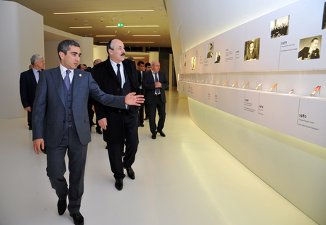 Dağıstan Prezidenti Ramazan Abdulatipov Heydər Əliyev Mərkəzində olub (FOTO)