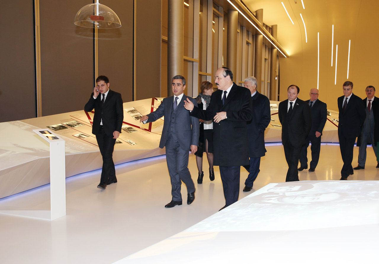 Dağıstan Prezidenti Ramazan Abdulatipov Heydər Əliyev Mərkəzində olub (FOTO)