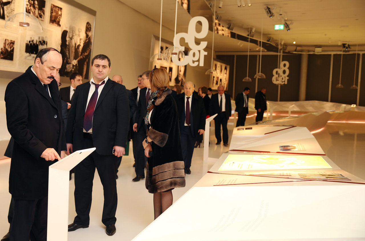 Dağıstan Prezidenti Ramazan Abdulatipov Heydər Əliyev Mərkəzində olub (FOTO)