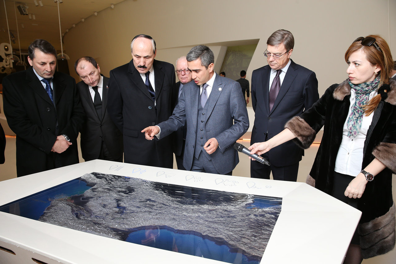 Dağıstan Prezidenti Ramazan Abdulatipov Heydər Əliyev Mərkəzində olub (FOTO)