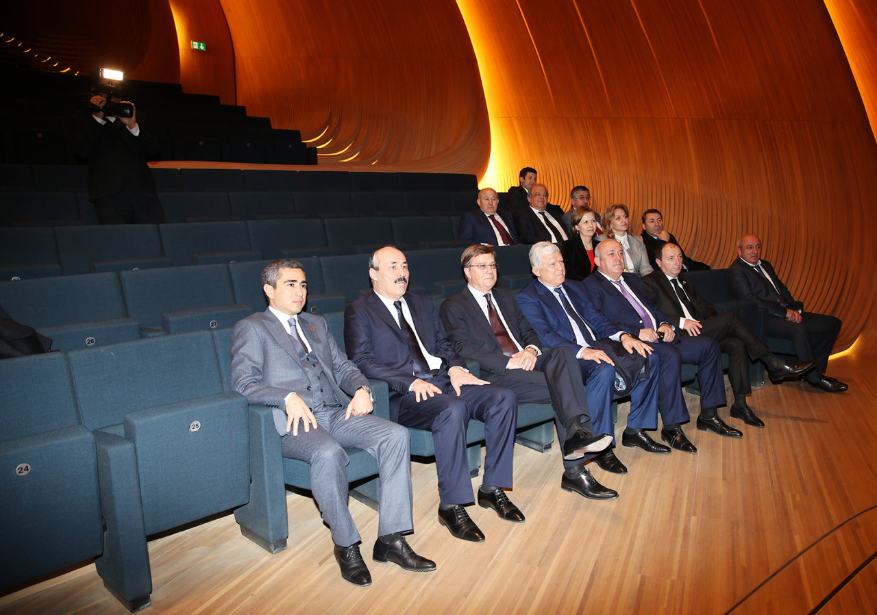 Dağıstan Prezidenti Ramazan Abdulatipov Heydər Əliyev Mərkəzində olub (FOTO)