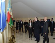Dağıstan Respublikasının Prezidenti Ramazan Abdulatipov Dövlət Bayrağı Meydanı ilə tanış olmuşdur (FOTO)