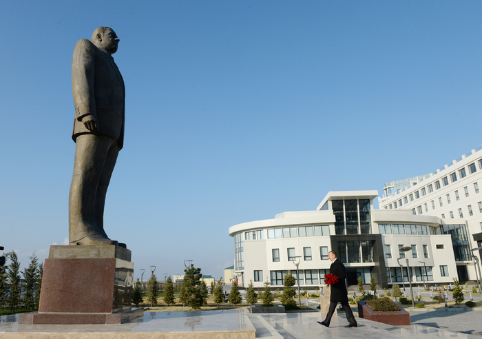 Prezident İlham Əliyev: Siyasətimizin mərkəzində Azərbaycan vətəndaşı dayanır (FOTO)