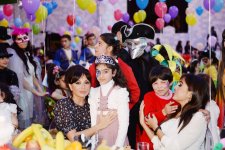 Mehriban Əliyeva: Biz hamımız öz ölkəmizlə fəxr etməliyik və Azərbaycanın inkişafı, daha da güclənməsi üçün çalışmalıyıq (FOTO)