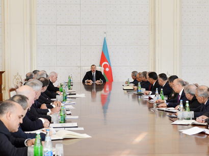 Prezident İlham Əliyev Azərbaycanda 2014-cü ili "Sənaye ili" elan edib (FOTO)