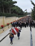 Azərbaycan Prezidenti İlham Əliyev Şəhidlər xiyabanını ziyarət edib (FOTO)