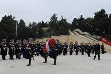 Azərbaycan Prezidenti İlham Əliyev Şəhidlər xiyabanını ziyarət edib (FOTO)