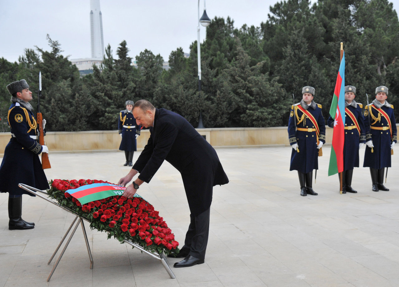 Azərbaycan Prezidenti İlham Əliyev Şəhidlər xiyabanını ziyarət edib (FOTO)