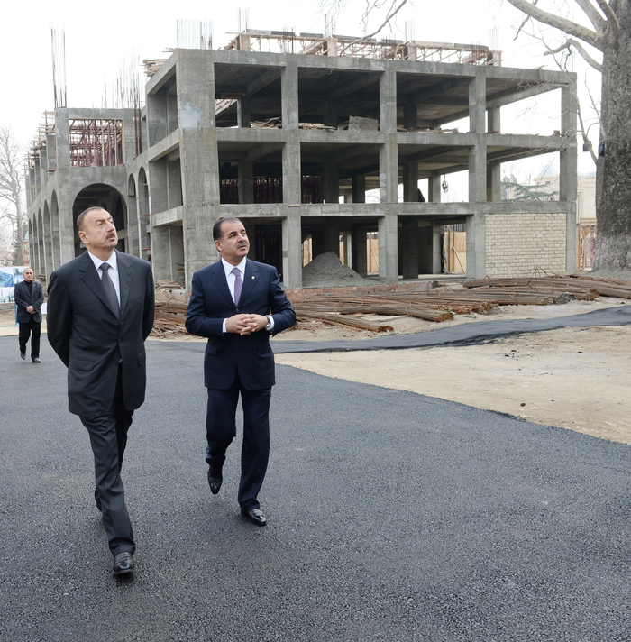 İlham Əliyev Gəncə Dövlət Filarmoniyasının yeni binasında aparılan inşaat işləri ilə tanış olub (FOTO)