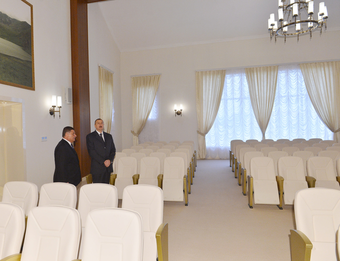 İlham Əliyev Göygölə səfəri çərçivəsində Gənclər Mərkəzi ilə tanış olub (FOTO)
