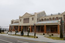 İlham Əliyev Göygölə səfəri çərçivəsində Gənclər Mərkəzi ilə tanış olub (FOTO)