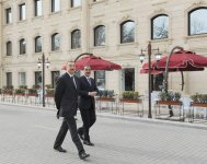 İlham Əliyev Gəncədə “VEGO” otelində yaradılmış şəraitlə tanış olub (FOTO)