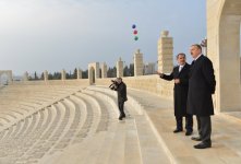 Prezident İlham Əliyev: Azərbaycanda hər bir sahə - təhsil, səhiyyə üzrə, ictimai proseslər çox müsbət istiqamətdə gedir (FOTO)