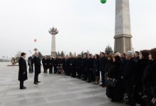 Prezident İlham Əliyev: Azərbaycanda hər bir sahə - təhsil, səhiyyə üzrə, ictimai proseslər çox müsbət istiqamətdə gedir (FOTO)