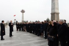 Prezident İlham Əliyev: Azərbaycanda hər bir sahə - təhsil, səhiyyə üzrə, ictimai proseslər çox müsbət istiqamətdə gedir (FOTO)