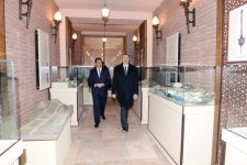 Prezident İlham Əliyev Gəncə Qala Qapıları – Arxeologiya və Etnoqrafiya Muzeyi Abidə Kompleksi ilə tanış olub (FOTO)