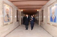 Prezident İlham Əliyev Gəncə Qala Qapıları – Arxeologiya və Etnoqrafiya Muzeyi Abidə Kompleksi ilə tanış olub (FOTO)