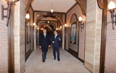 Prezident İlham Əliyev Gəncə Qala Qapıları – Arxeologiya və Etnoqrafiya Muzeyi Abidə Kompleksi ilə tanış olub (FOTO)