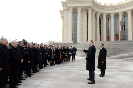 Prezident İlham Əliyev: Azərbaycanda hər bir sahə - təhsil, səhiyyə üzrə, ictimai proseslər çox müsbət istiqamətdə gedir (FOTO)