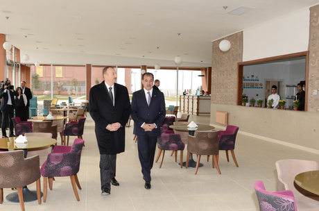 Prezident İlham Əliyev Gəncə Qala Qapıları – Arxeologiya və Etnoqrafiya Muzeyi Abidə Kompleksi ilə tanış olub (FOTO)