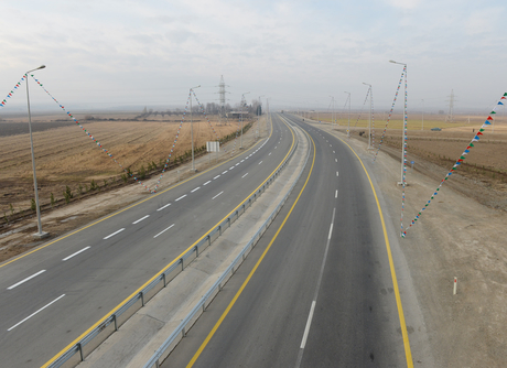Yeni tikilmiş Gəncə dairəvi avtomobil yolu istifadəyə verilib (FOTO)