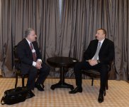 İlham Əliyev Davosda “Philips” şirkətinin vitse-prezidenti ilə görüşüb (FOTO)