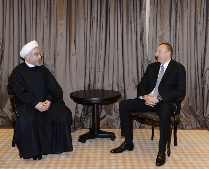 İlham Əliyev Həsən Ruhani ilə görüşüb (FOTO)