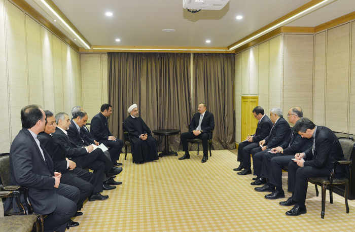 İlham Əliyev Həsən Ruhani ilə görüşüb (FOTO)