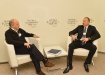 İlham Əliyev Davosda Fransanın xarici işlər naziri ilə görüşüb
