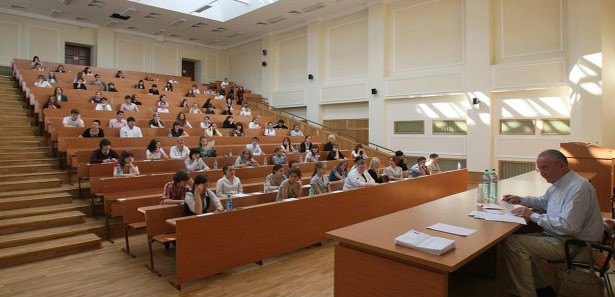 Azərbaycanda pedaqoji ixtısaslar üzrə oxuyacaq bəzi tələbələrə əlavə təqaüdlər veriləcək