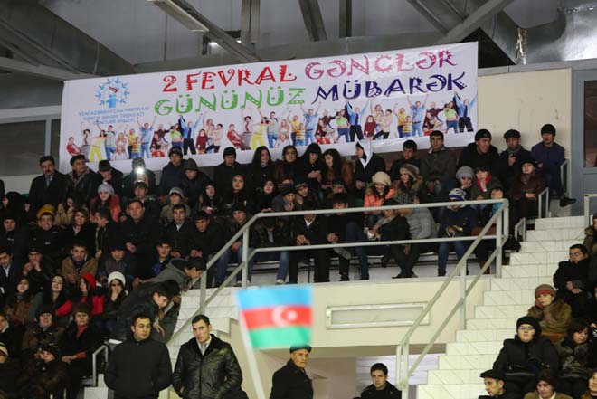 Gəncə Şəhər İcra Hakimiyyətinin başçısı Elmar Vəliyev gənclərlə görüşüb (FOTO)