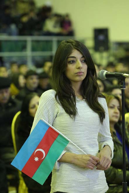 Gəncə Şəhər İcra Hakimiyyətinin başçısı Elmar Vəliyev gənclərlə görüşüb (FOTO)